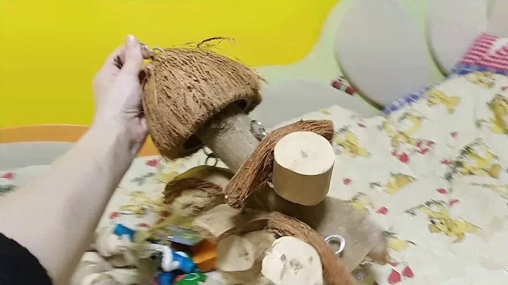 Игрушки для попугаев